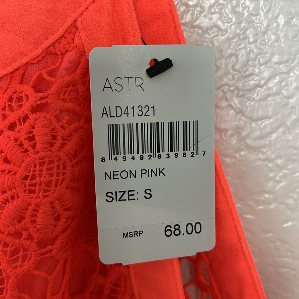 ASTR Neon Orange/Pink Sleeveless Crochet Lace Zip Mini Dress - Picture 5 of 7